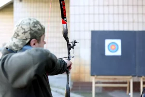 У Запоріжжі відкрили секцію стрільби з лука для ветеранів