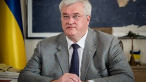 Україна вислала двох угорських дипломатів