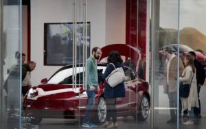 Tesla поступилася лідерством на європейському ринку електромобілів китайському BYD