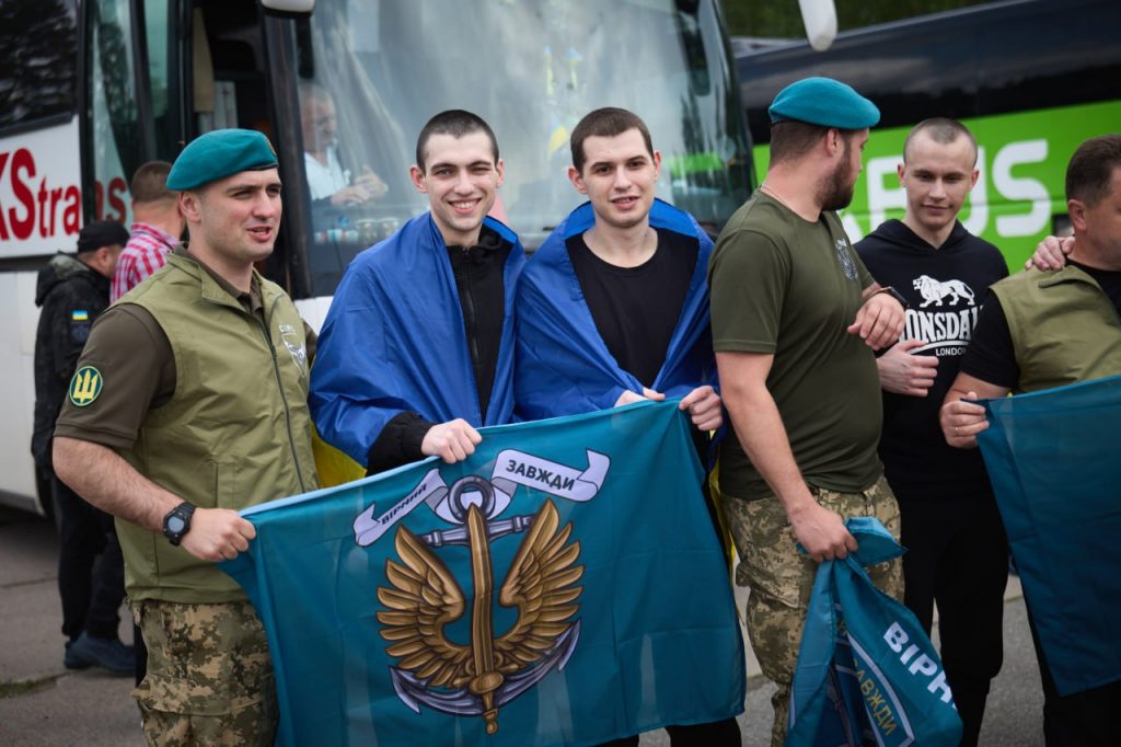 Обмін полоненими: до України повернулися важкохворі та поранені військові