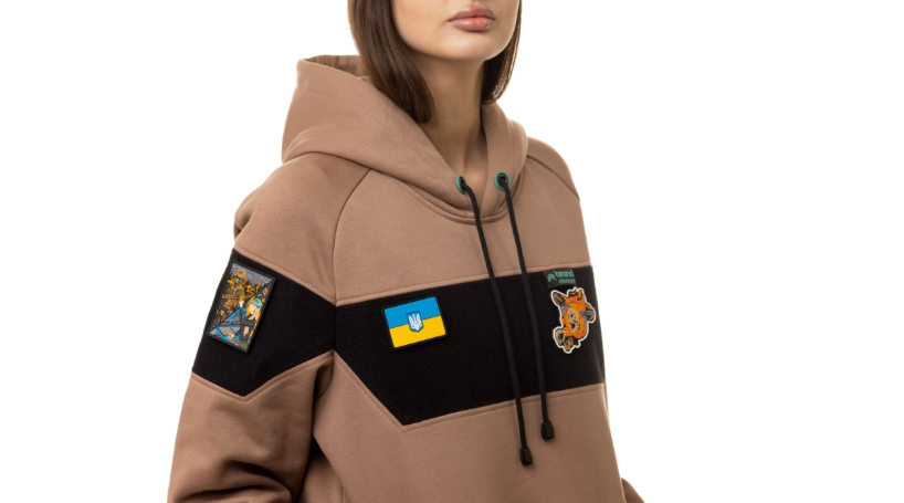 Як зробити одяг унікальним за допомогою шевронів, нашивок та джибітсів