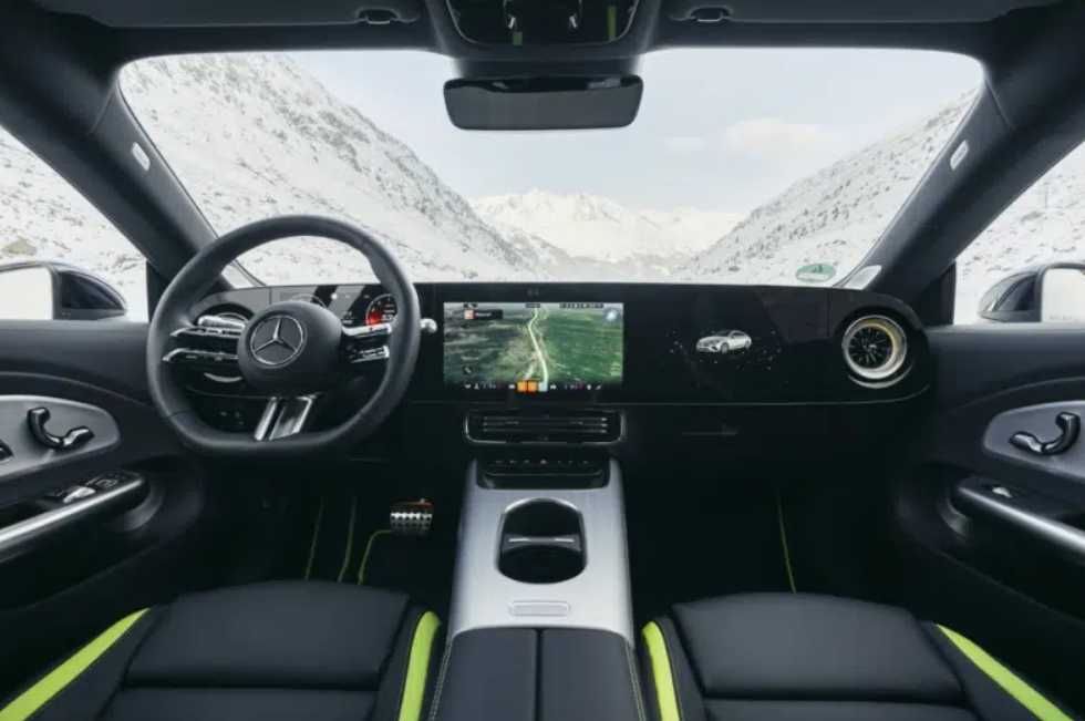 Mercedes-Benz представив гібридний CLA 220 2026 із двигуном Geely 1,5T
