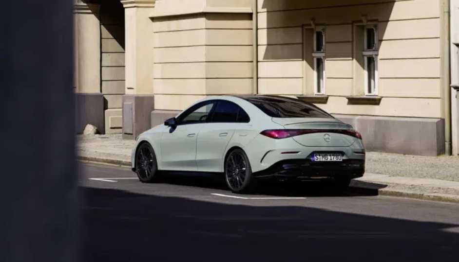 Mercedes-Benz представив гібридний CLA 220 2026 із двигуном Geely 1,5T