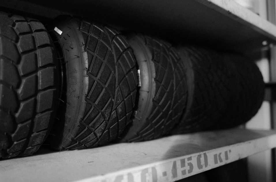 Як зберігати зимові шини: правильне зберігання на дисках і без дисків