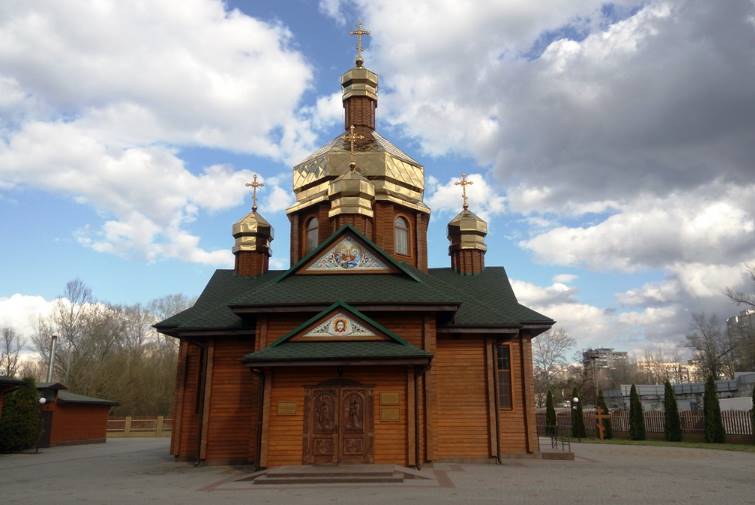 Де у Дніпрі освятити паски на Великдень 2026: адреси храмів і графік освячення