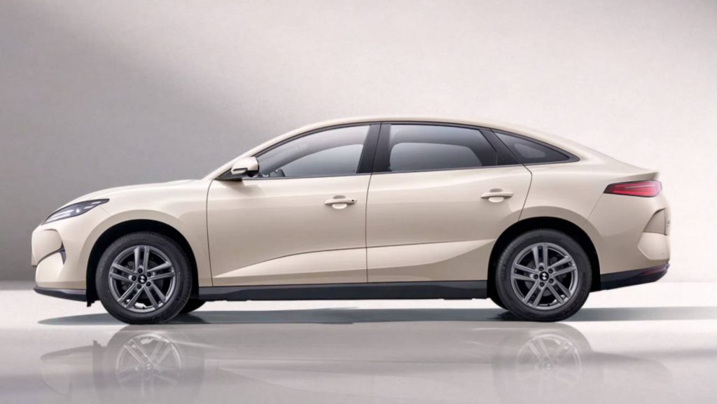 BYD представила електроседан Linghui e7 із запасом ходу до 550 км та зарядкою за 5 хвилин