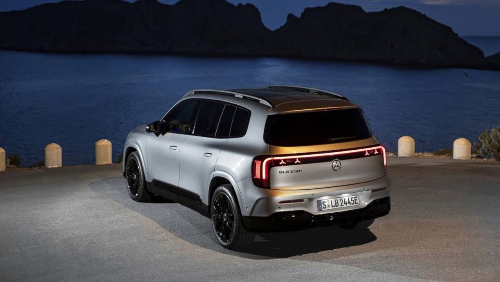Mercedes-Benz оновила GLB: сімейний SUV з повним приводом, 800-вольтною системою і запасом ходу до 631 км