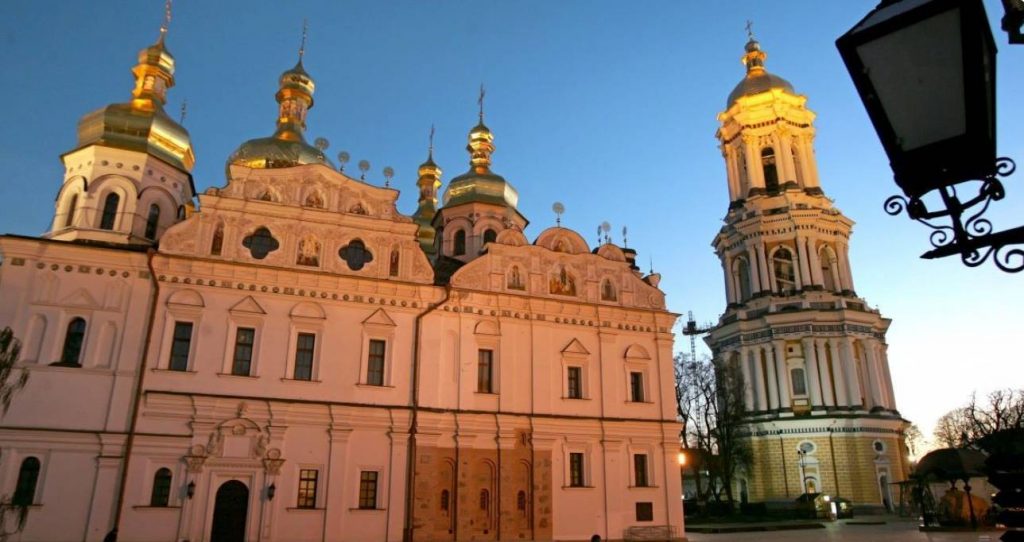 Коли і де святити паску в Києві 2026: розклад освячення у Лаврі, Золотоверхому соборі та інших храмах
