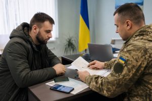 Дізнайтеся, до якого числа діють мобілізація та воєнний стан в Україні у 2026 році, хто підлягає призову та як проходить процедура. Читайте актуальні правила зараз.