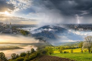 16 червня в Україні очікуються короткочасні дощі та грози. Вночі до +18°, вдень до +26° у південних, східних регіонах і на Закарпатті.