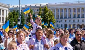 Дізнайтеся, яке свято відзначають в україні 28 червня 2026 року. Усі традиції дня конституції, церковний календар, народні прикмети, заборони та іменинники дня.