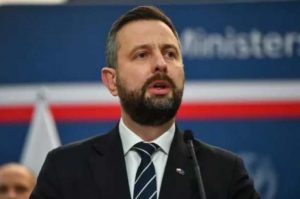 Польща може блокувати вступ України до ЄС через вшанування Бандери, ОУН та УПА. Дізнайтеся, що заявив Косіняк-Камиш і чого вимагає Варшава.