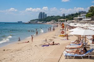 В Одесі відкрили перші 13 пляжів для купання: список локацій, адреси, умови входу, опис зон і правила безпеки. Дізнайтесь деталі.