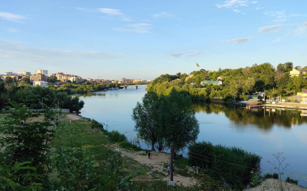 Де покупатися у Вінниці влітку 2026: список озер, які пляжі відкриті, локації, маршрути та адреси