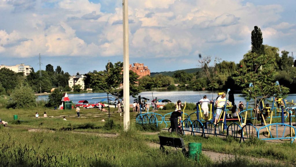 Де покупатися у Вінниці влітку 2026: список озер, які пляжі відкриті, локації, маршрути та адреси