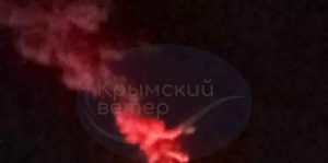 У Євпаторії після атаки загорілася підстанція «Мойнаки». Місто й передмістя залишилися без світла. Дізнайтеся подробиці пожежі та знеструмлення.