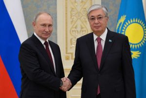 Сибіга підтримав заклик Токаєва до Путіна зупинити війну. Дізнайтеся, що запропонував президент Казахстану та як відповів Кремль.