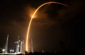 Дізнайтеся, коли ступінь Falcon 9 вріжеться в Місяць, де станеться удар і які наукові дані астрономи планують отримати під час спостережень.