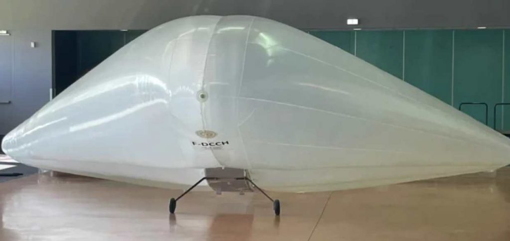 У Франції Celeste Ecoflyers створила надувний безпілотник dAS10: що про нього відомо