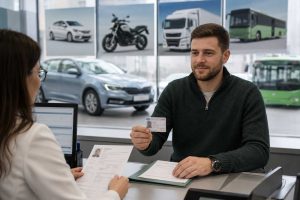 В Україні змінять строки дії водійських посвідчень за категоріями транспорту: 15 і 5 років. Дізнайтесь умови обміну, медоглядів і чинність старих документів.