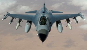 Український F-16 уперше збив російський винищувач у повітряному бою. Дізнайтеся, що заявив генерал США Ден Кейн під час слухань у Сенаті.