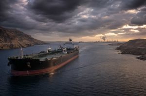 Ціна нафти Brent перевищила $100 через атаки хуситів на танкери та загрозу перекриття морських маршрутів. Дізнайтеся, що відбувається на ринку.