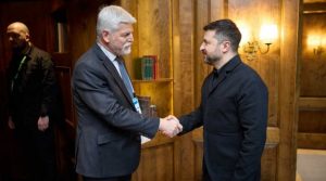 У Чехії пояснили, чому Зеленського не можуть позбавити ордена Білого лева: рішення можливе лише за вироком суду. Читайте деталі.