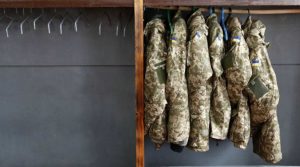 У справі про вбивство братів Мосейчуків з’явилася версія про конфлікт через мототехніку. Дізнайтеся, що розповіли жителі Калинівки.