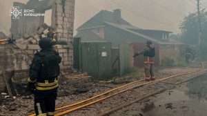 У Вишневому після атаки РФ загинули троє людей, десятки постраждали. Дізнайтеся про евакуацію, стан поранених і роботу служб.