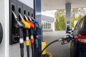Ціни на бензин, дизель і газ 10 липня не змінилися. Порівняйте вартість пального на OKKO, WOG, SOCAR та «Укрнафті» перед поїздкою.