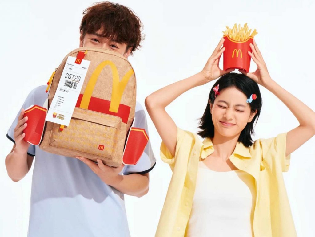 McDonald’s випустив рюкзак у вигляді паперового пакета: яка ціна та тираж новинки в Китаї
