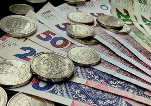 Виплати до Дня Незалежності 2026 становлять від 450 до 3100 грн. Дізнайтеся, хто отримає гроші автоматично, а кому потрібно подати заяву до ПФУ.