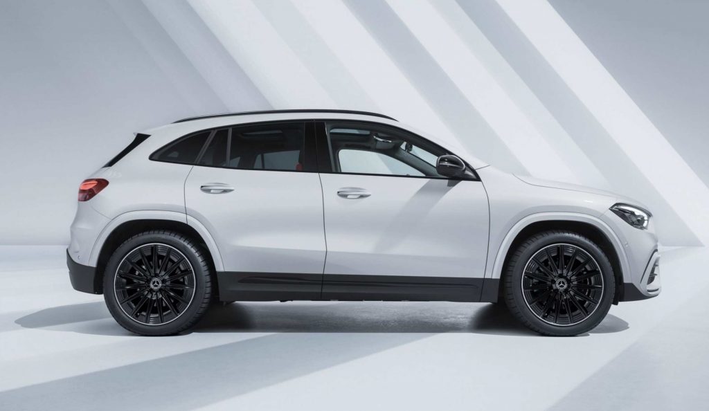 Новий Mercedes-Benz GLA 2026: комплектації, повний привід і дата продажу