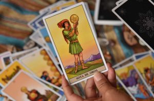 Таро-гороскоп на 7 серпня 2026 року для всіх знаків: дізнайтеся, що карти віщують у коханні, роботі та фінансах, і використайте підказки дня.