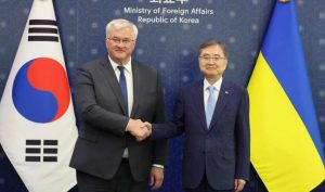 Південна Корея не планує постачати Україні зброю та системи ППО. У Сеулі пояснили свою позицію і прокоментували співпрацю Росії з КНДР. Читайте деталі.