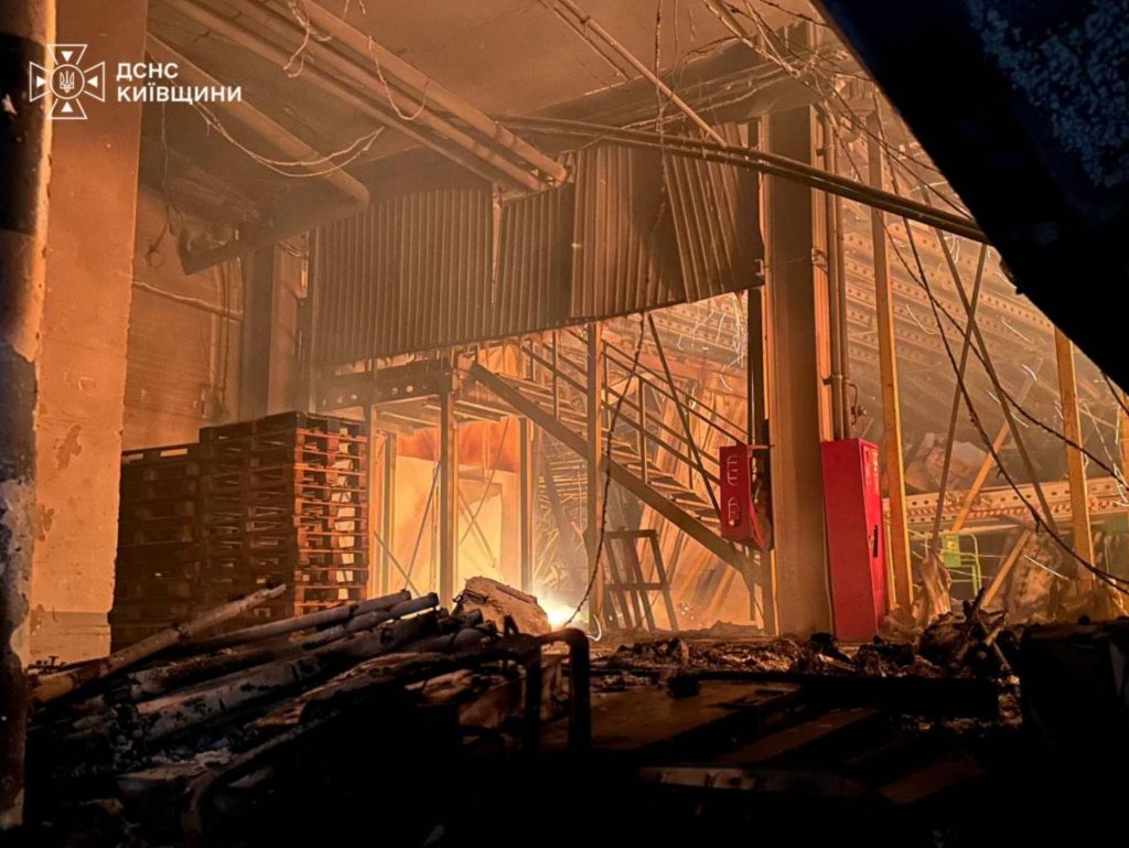 Атака на склад Rozetka у Броварах: що відомо про два удари та постраждалих