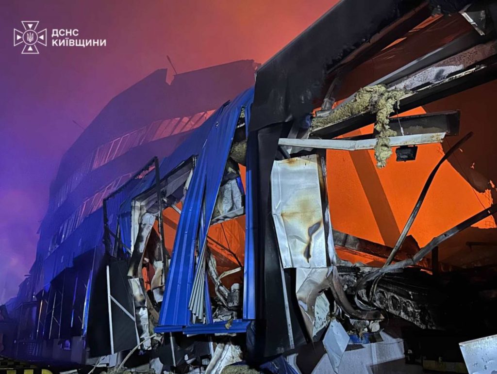 Атака на склад Rozetka у Броварах: що відомо про два удари та постраждалих