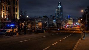 Уряд готує перегляд комендантської години в Києві, правил роботи метро, транспорту й підприємств під час тривог. Коли представлять зміни.