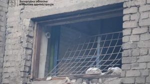 Російські війська 30 серпня атакували Запоріжжя. Після удару по складських приміщеннях виникла пожежа. За попередніми даними, постраждалих немає.