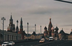 У Москві 7 серпня пролунав потужний вибух: звук чули в різних районах і Підмосков'ї, у будинках тремтіли вікна. Дізнайтеся, що відомо про подію.