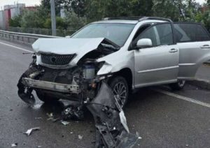 SHUMEI потрапив у ДТП у Києві разом із командою. Співак назвав причину аварії, розповів про стан людей та показав пошкоджений Lexus після зіткнення.