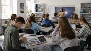 Навчальний рік 2026/2027 приніс школам нові стандарти, спрощене оцінювання 5–9 класів і пілот профільної освіти у 150 ліцеях України.