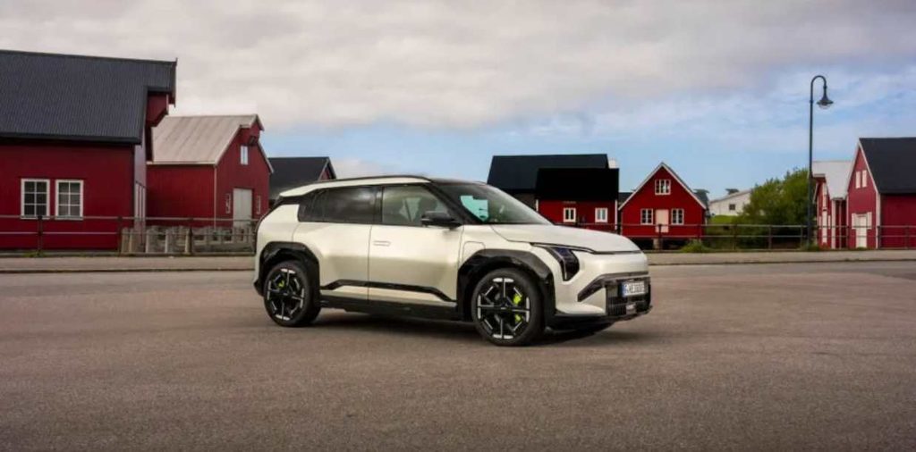 Kia розширила лінійку GT трьома електромобілями: що відомо про EV3, EV4 та EV5 - характеристики, запас ходу і ціни