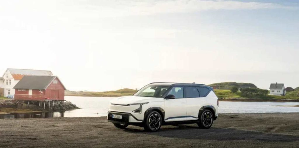 Kia розширила лінійку GT трьома електромобілями: що відомо про EV3, EV4 та EV5 - характеристики, запас ходу і ціни